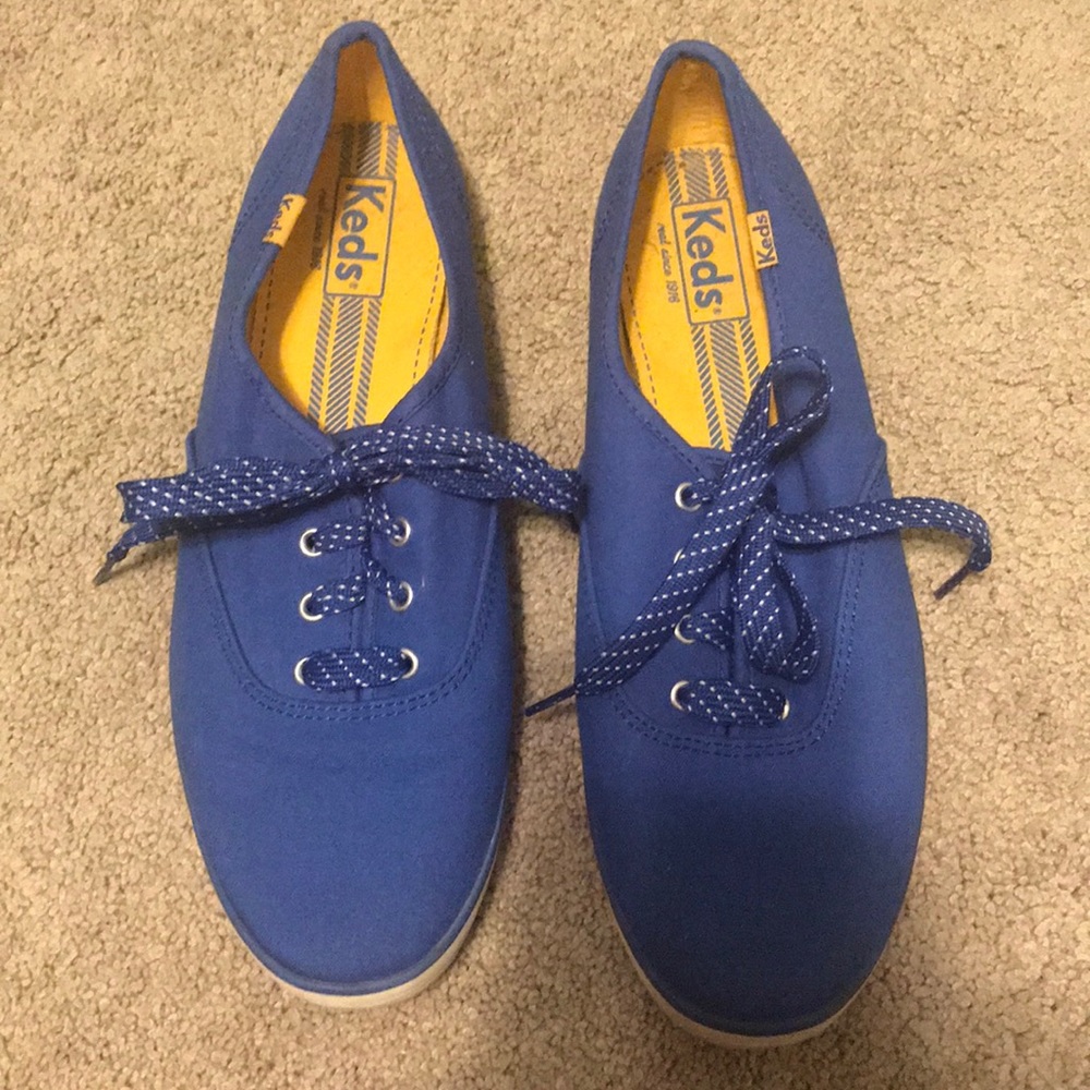 Size 9 keds